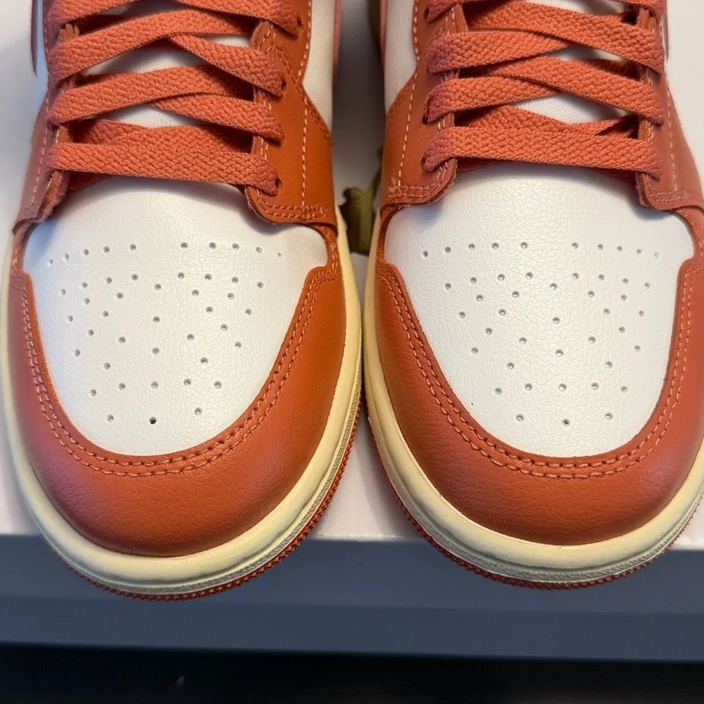 Nike Woman’s Air Jordan 1 Mid